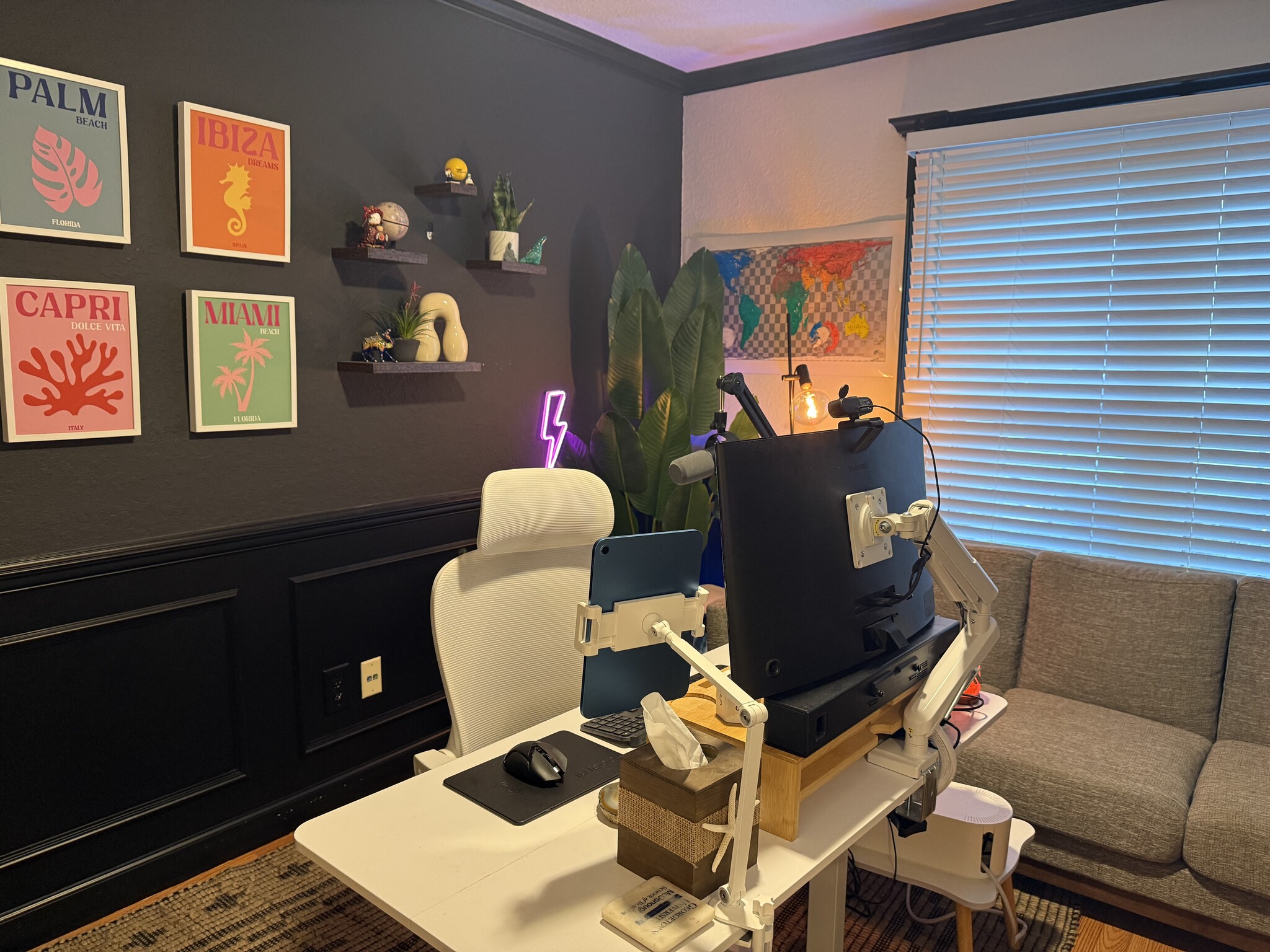 Office room (1/3) - 1701 The Greens Way