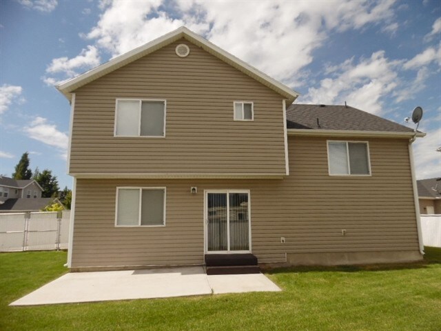 Building Photo - 1654 W 470 S