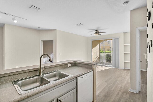 Building Photo - 1150 Lake Shadow Cir