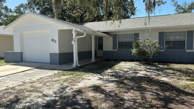 Primary Photo - 821 Turtle Mound Dr
