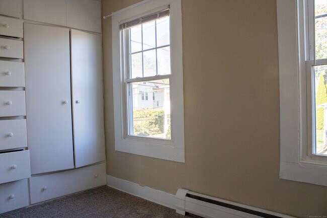 Building Photo - 34 Fair St