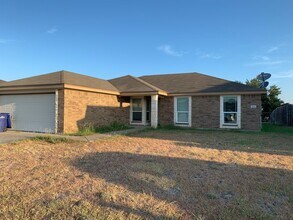 Building Photo - 4 Bdrm 2.25 Bath in Copperas Cove