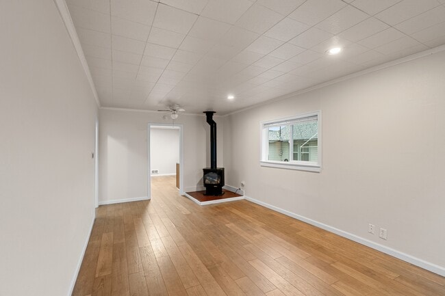 Building Photo - 208 S Chehalis St