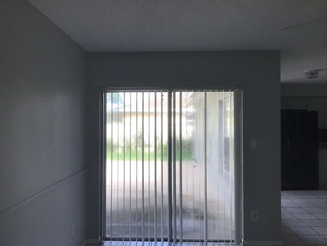 Building Photo - 1-Story Home.. 4 bedroom 2 bath home