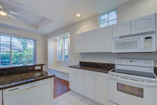 Building Photo - 1800 Bayshore Way