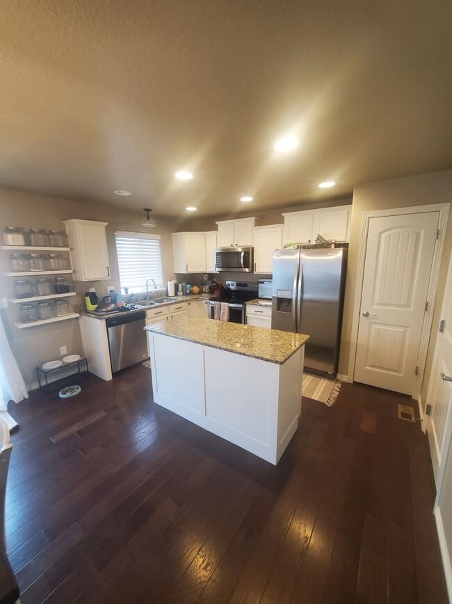 Building Photo - 3 Bedroom Home in the Ridge at Harmony Road Now Available! Great Neighborhood!