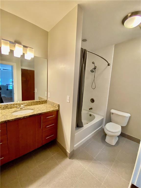 Building Photo - 1221 Caroline St NE