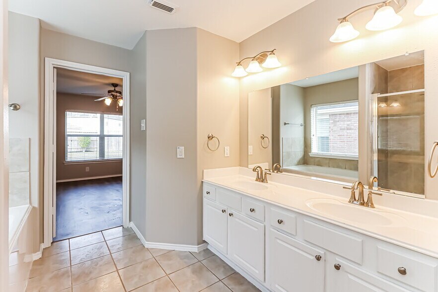 Building Photo - 7510 Braeberry Ct