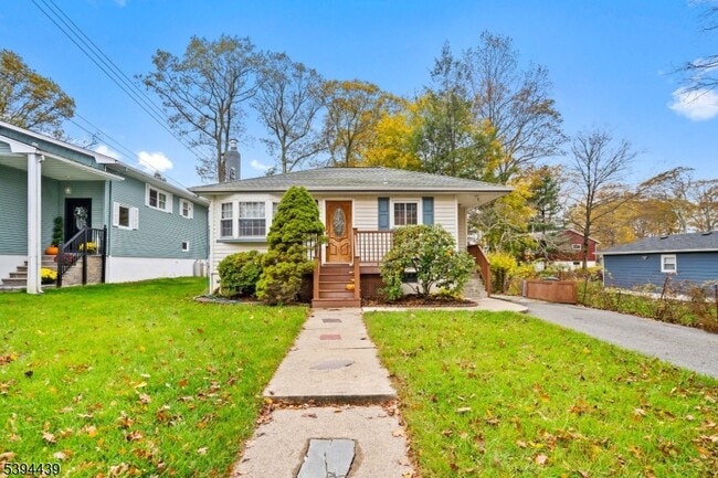 Primary Photo - 90 Ford Rd