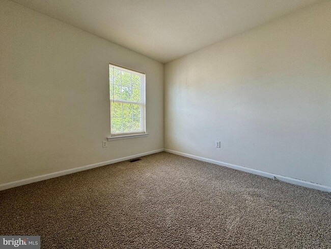 Building Photo - 3788 Bedford Dr