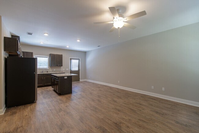 Building Photo - Beautiful duplex in Valdosta, Ga!