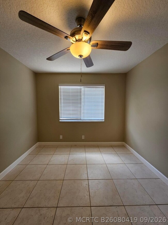 Building Photo - 4876 Orleans Ct