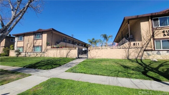 Primary Photo - 811 Orchid Ct
