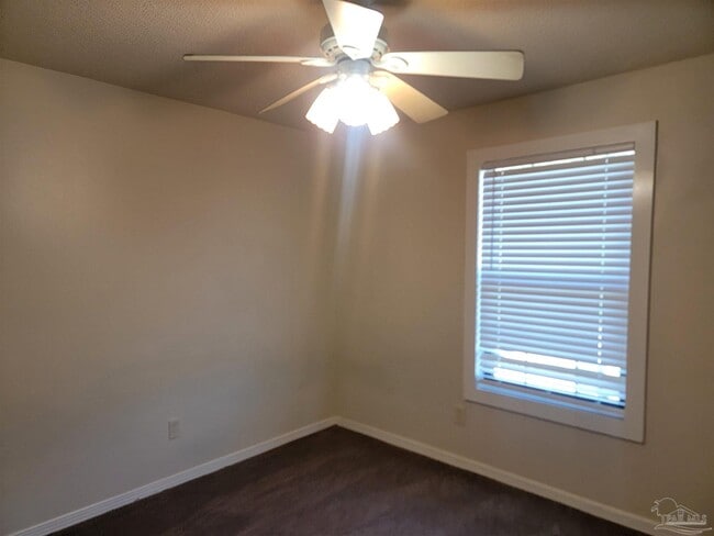 Building Photo - 8103 Stonebrook Dr