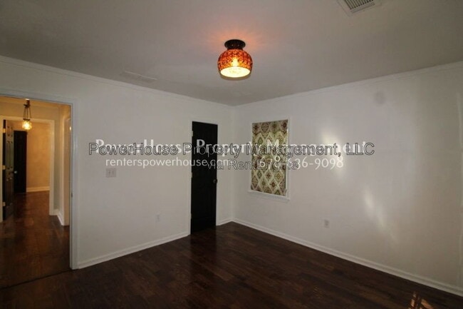 Building Photo - 4017 Doral Dr
