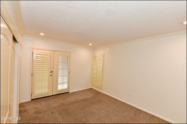Building Photo - 4433 N Stanton St