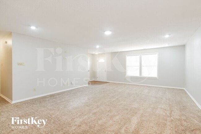Building Photo - 6633 Sonesta Dr