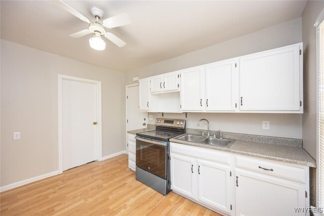 Building Photo - 1953 Falls St