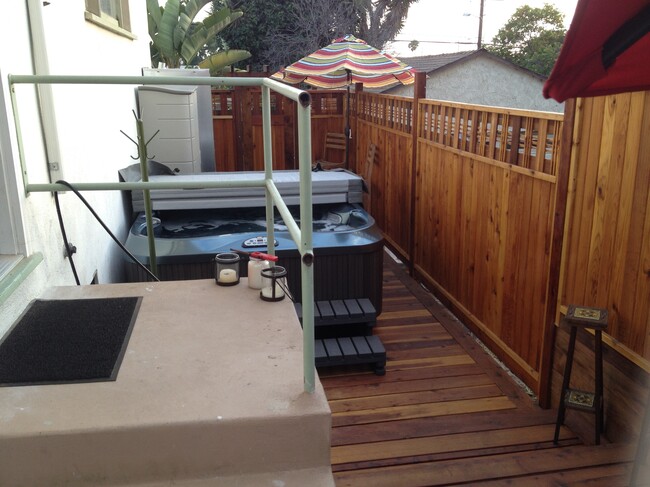 private Jacuzzi area - 1832 18th St