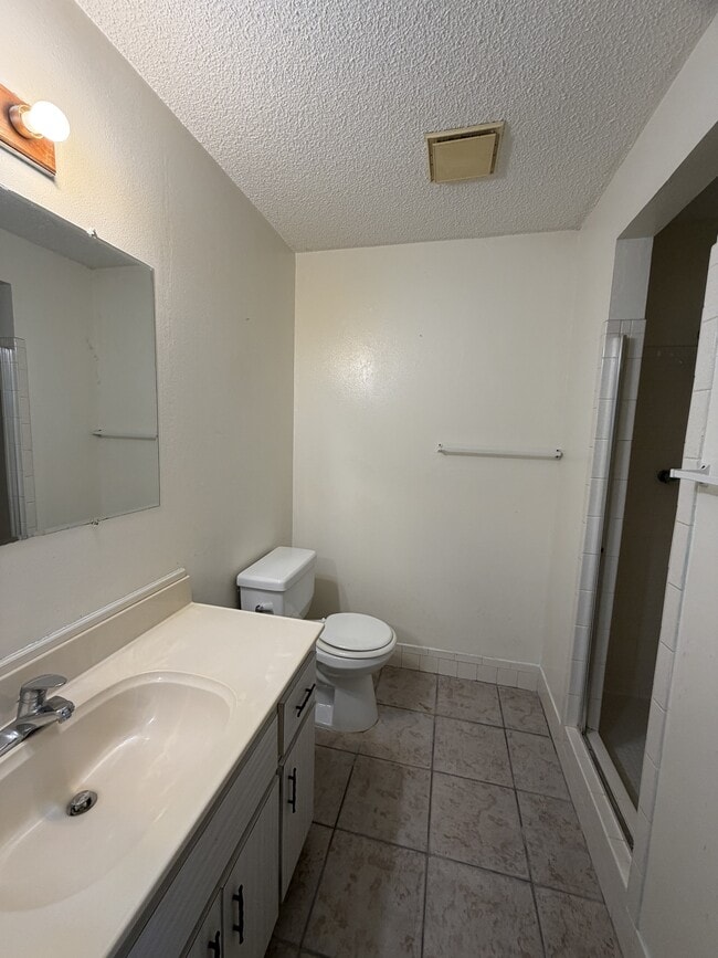 Building Photo - 608 Bahia Dr