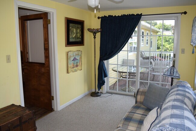 Building Photo - 40 Hawks Nest Rd