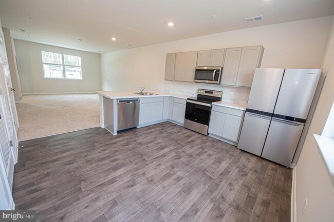 Building Photo - 128 Willowtree Ln