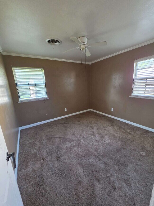 Building Photo - 3-Bedroom Retreat in Blytheville – Cozy 884 Sq Ft Home on Mayfair Lane!