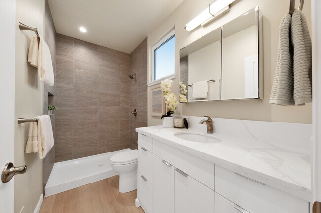 Upstairs Bathroom - 1729 Keeaumoku St