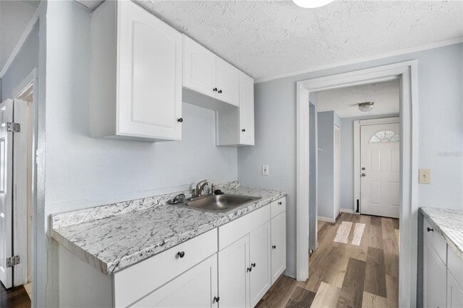 Building Photo - 2000 43rd St S