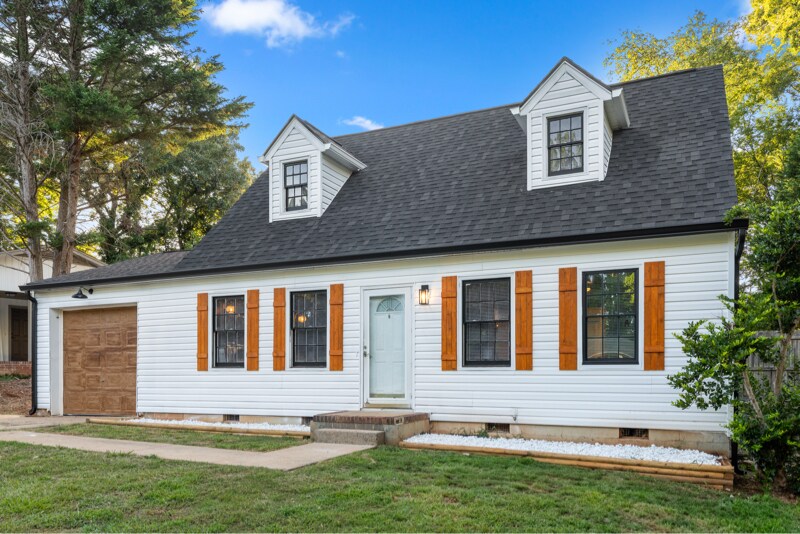 Primary Photo - 107 Briar Ln