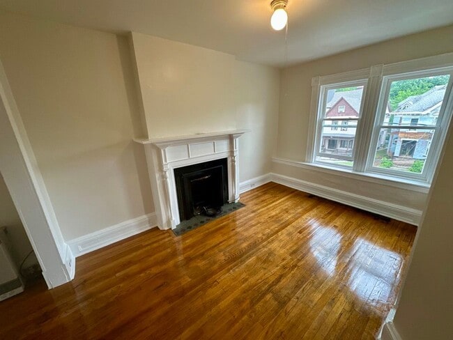 Primary Photo - 151 2nd Ave