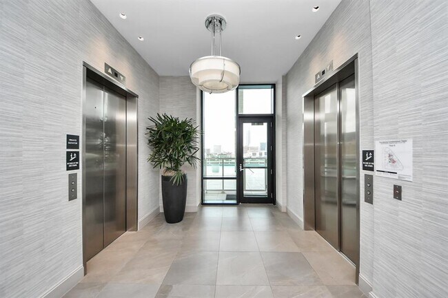 Building Photo - 1409 Post Oak Blvd