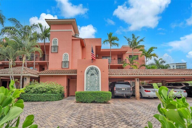 Building Photo - 250 E Royal Palm Rd