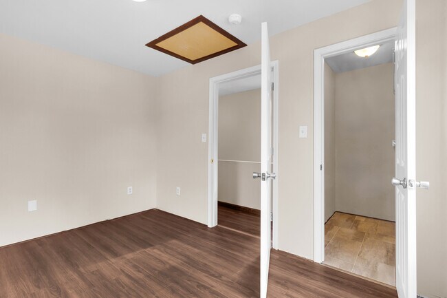 Building Photo - 708 2nd Ave