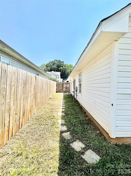 Building Photo - 332 Cassidy Ln