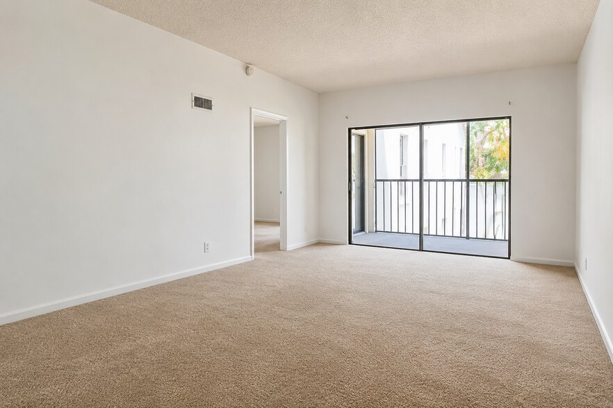 Building Photo - 2650 Greenwood Ter
