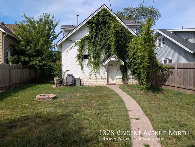 Building Photo - 1328 N Vincent Ave