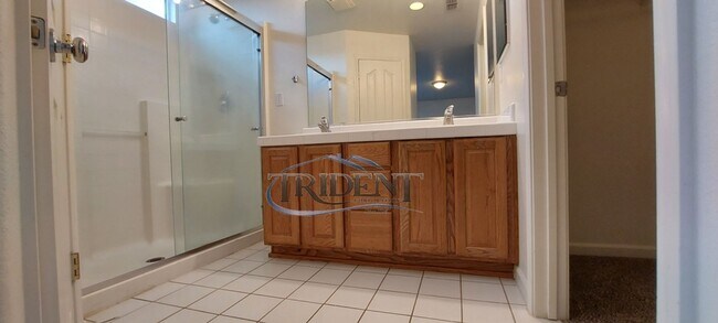 Building Photo - 4 bedroom, 3 bath house with approx. 2,183 sq. ft.