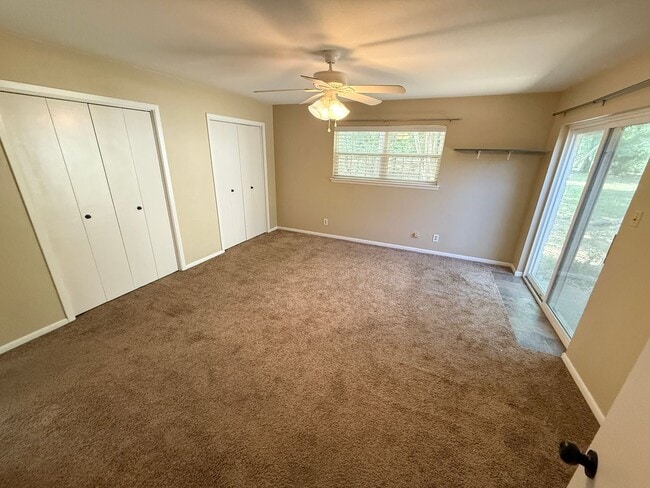 Building Photo - 4-bed/2-bath in South Tyler!