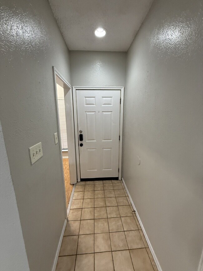 Building Photo - 9601 Forest Ln