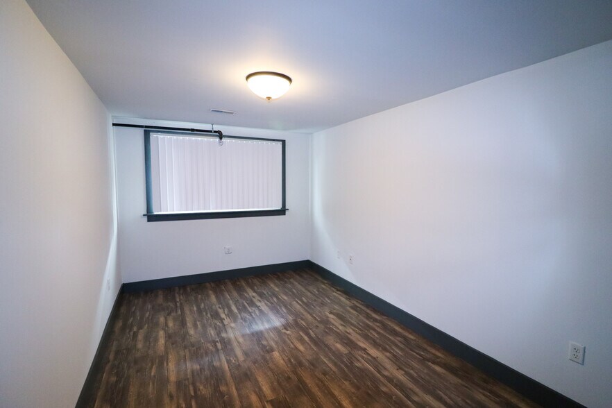 Building Photo - 2616 Short Vine St
