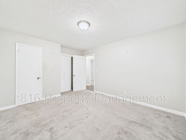 Building Photo - 10000 Fremont Ave