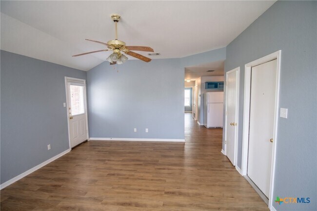 Building Photo - 4107 Primrose Dr