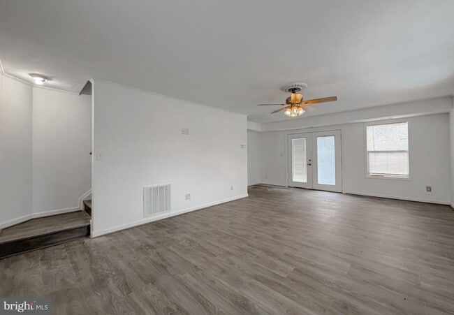 Building Photo - 35972 Washington Ave