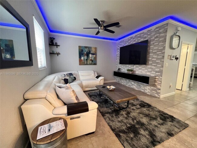 Building Photo - 159 SE 34th Ave