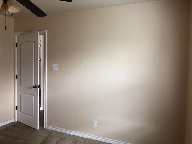 Building Photo - 301 Vega Ln