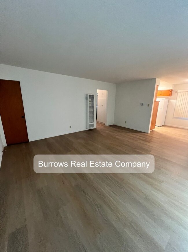 Primary Photo - Single story 2 bedroom, 1 bathroom apartme...