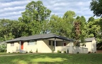 Building Photo - 447 Plum St