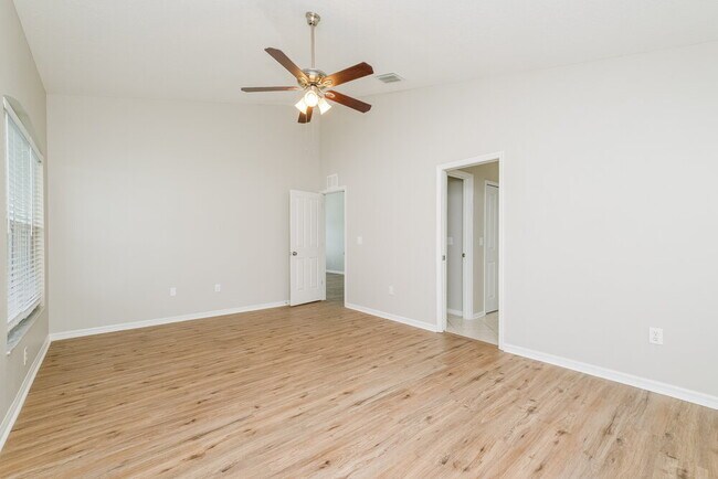 Building Photo - 1046 Crimson Clover Ln