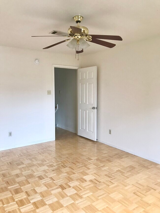 Building Photo - 11102 Maize Ln